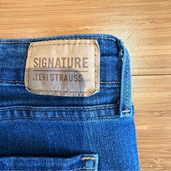 Signature by Levi Strauss Dark Blue Straight Leg Jeans - Picture 3 of 8
